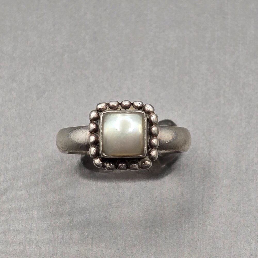 Retired Silpada Button Frame Mother of Pearl Ring Sterling Silver Size 7 - Picture 3 of 13